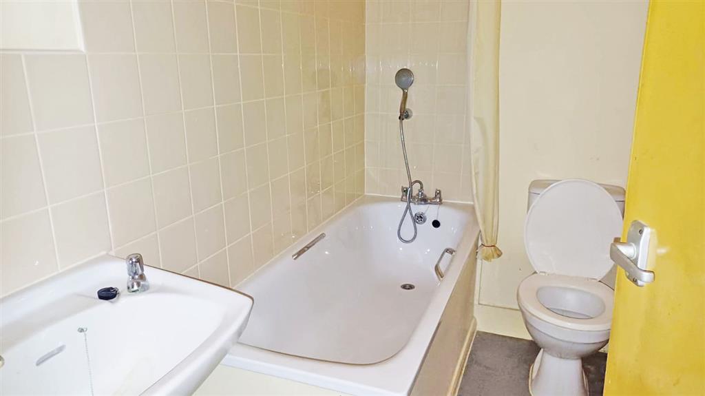 Flat B, 343, Amhurst Road, London, N16 7UX