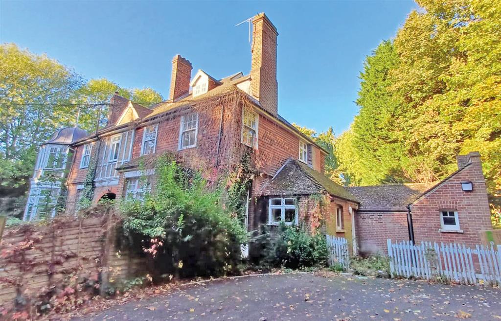 1-4 The Manse, Church Road, ORPINGTON, Kent, BR6 7DB