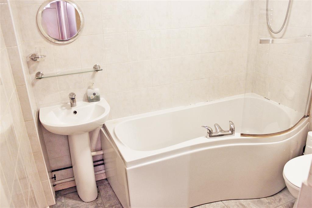 3 Hughenden Court, Mount Pleasant Road, HASTINGS, East Sussex, TN34 3ST