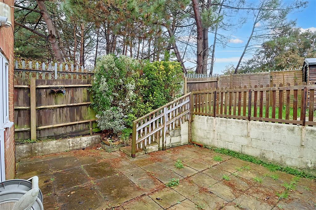 21, Uplyme Close, POOLE, Dorset, BH17 8AR