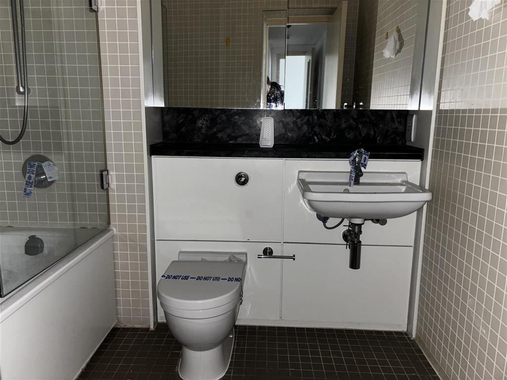 Apartment 3001, 10, Holloway Circus Queensway, BIRMINGHAM, West Midlands, B1 1BY