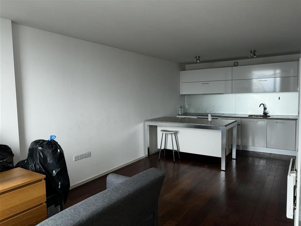 Apartment 3001, 10, Holloway Circus Queensway, BIRMINGHAM, West Midlands, B1 1BY