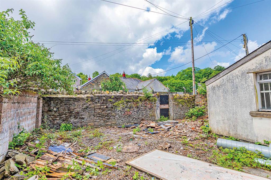 63, Hannah Street, PORTH, Mid Glamorgan, CF39 9RA