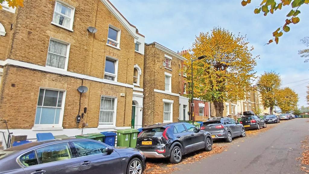 Flat 3, 17, Rye Hill Park, London, SE15 3JN