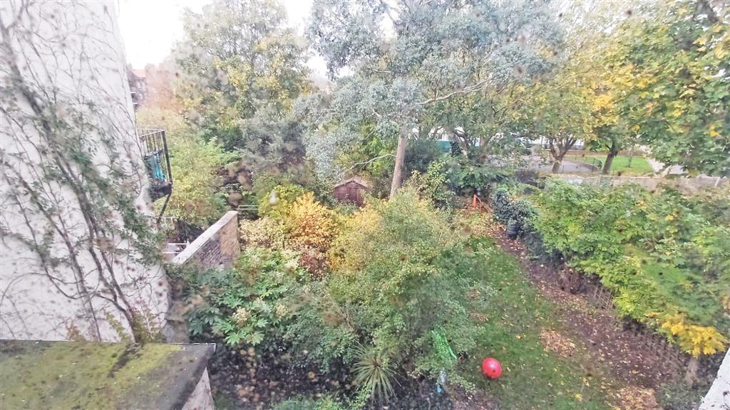 Flat 3, 17, Rye Hill Park, London, SE15 3JN
