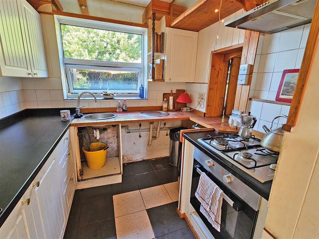 11, The Drive, FAREHAM, Hampshire, PO16 7NL
