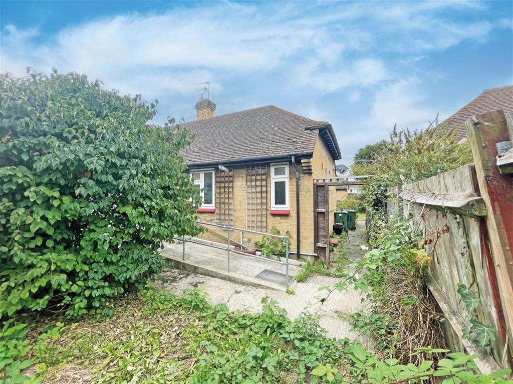 21, Russell Close, DARTFORD, Kent, DA1 4PU