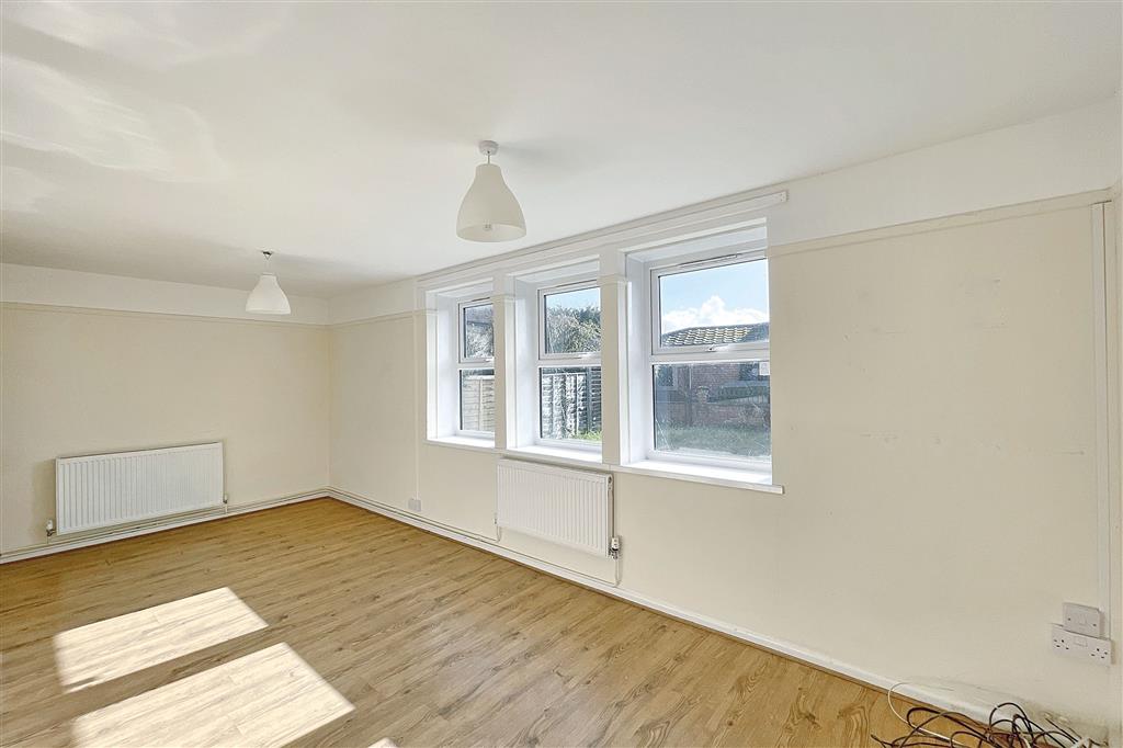 2, Queens Road, SOMERTON, Somerset, TA11 6JU
