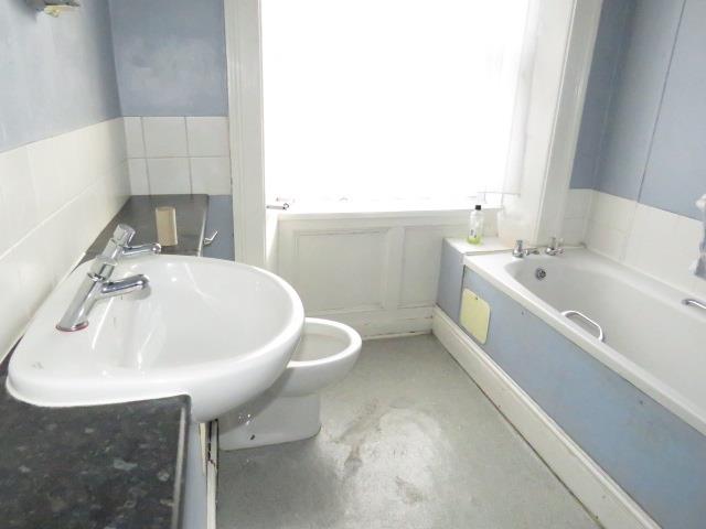 10, Oak Lane, BRADFORD, West Yorkshire, BD9 4PX