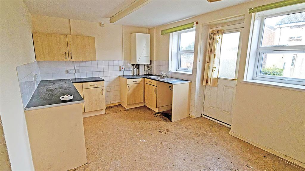 18, West Street, TEMPLECOMBE, Somerset, BA8 0LG