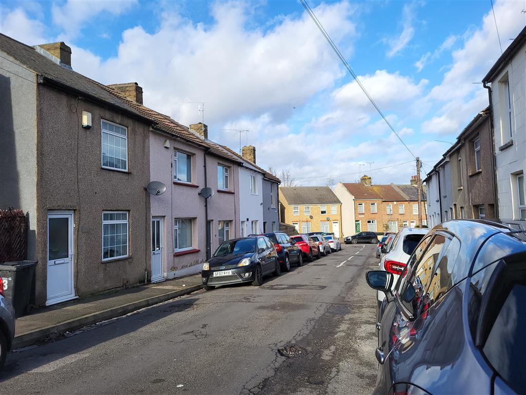 17, Elliott Street, GRAVESEND, Kent, DA12 2JP