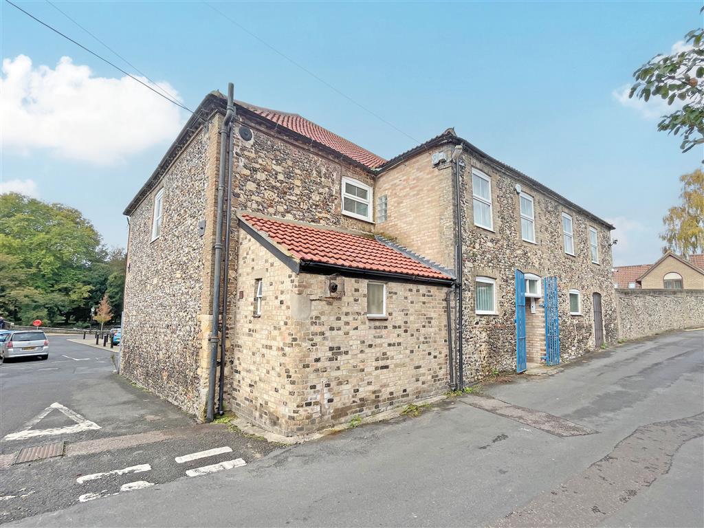 Nether Hall, Nether Row, THETFORD, Norfolk, IP24 2EG