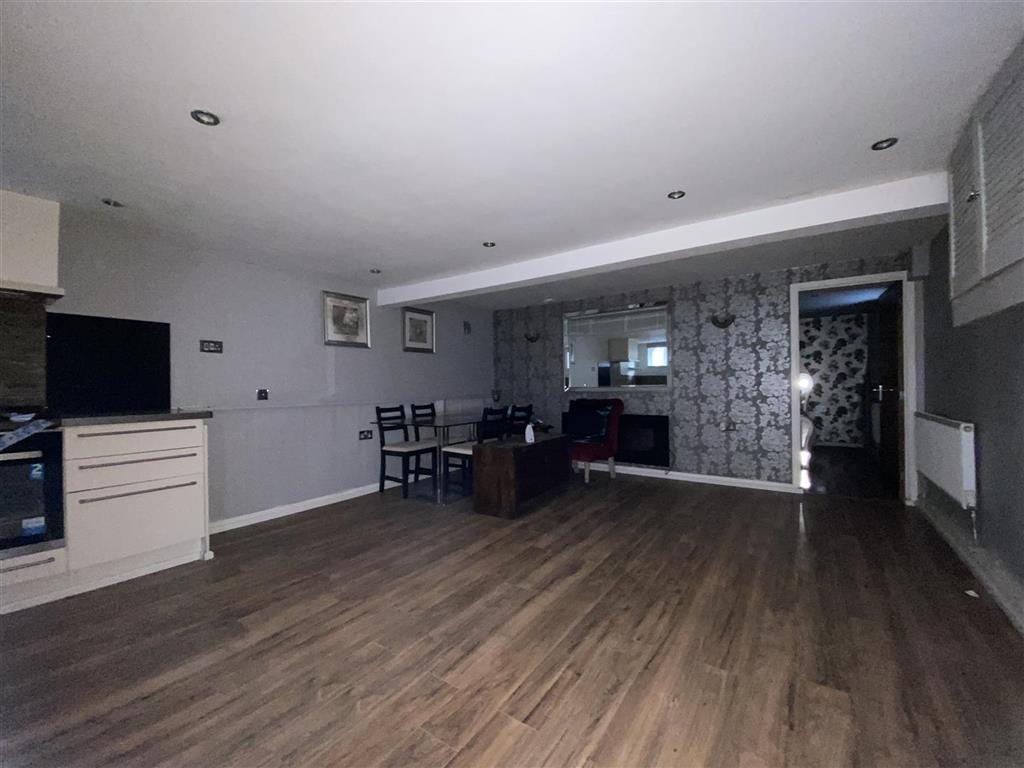 5 Roseville, Oxford Street, MORETON-IN-MARSH, Gloucestershire, GL56 0LA