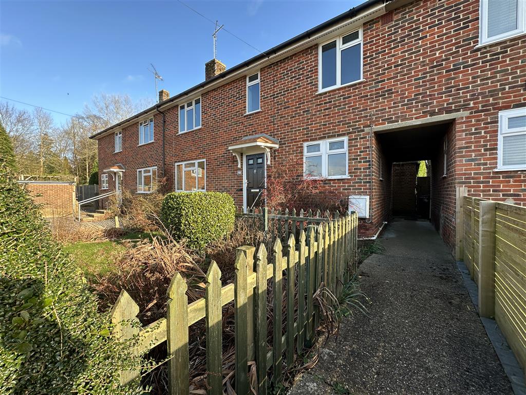 31, Vinson Road, LISS, Hampshire, GU33 7NE
