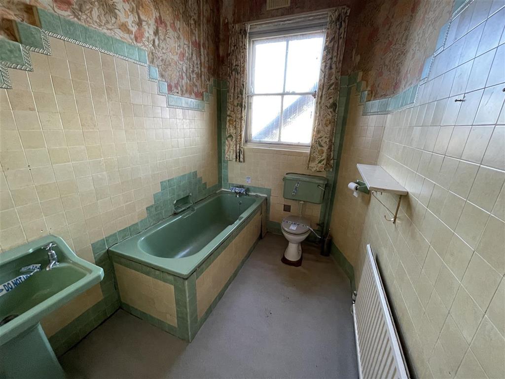 Flat 3, 32, St. Johns Road, EASTBOURNE, East Sussex, BN20 7JB