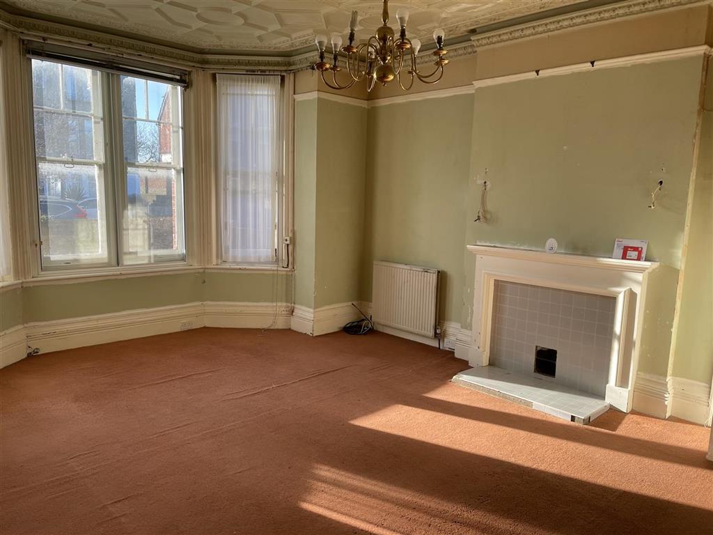 Flat 3, 32, St. Johns Road, EASTBOURNE, East Sussex, BN20 7JB