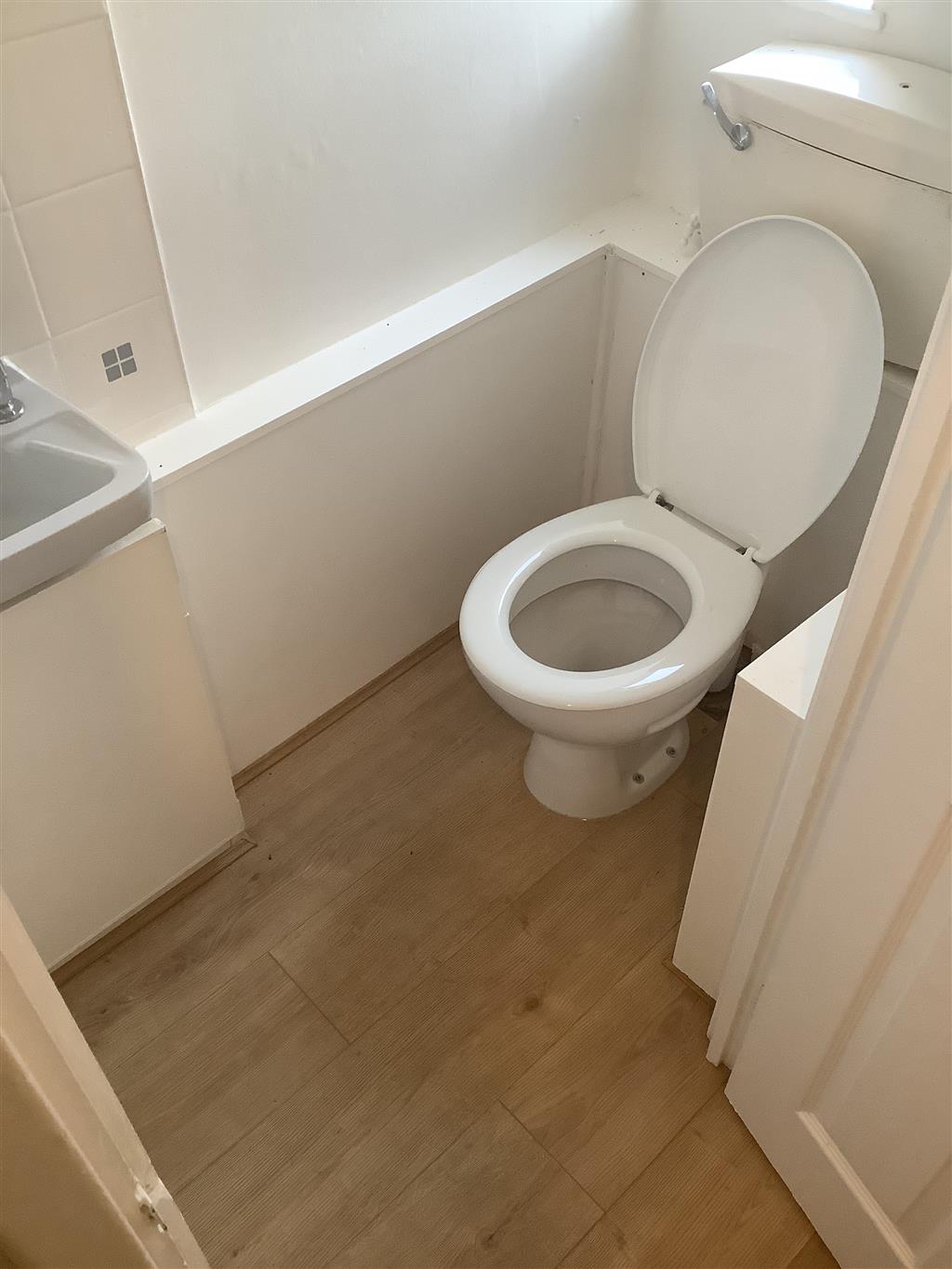57, Combs Mews, GLOSSOP, Derbyshire, SK13 0DH