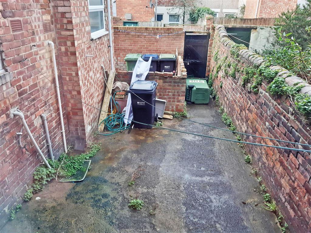 106, Brinkburn Avenue, GATESHEAD, Tyne and Wear, NE8 4JU