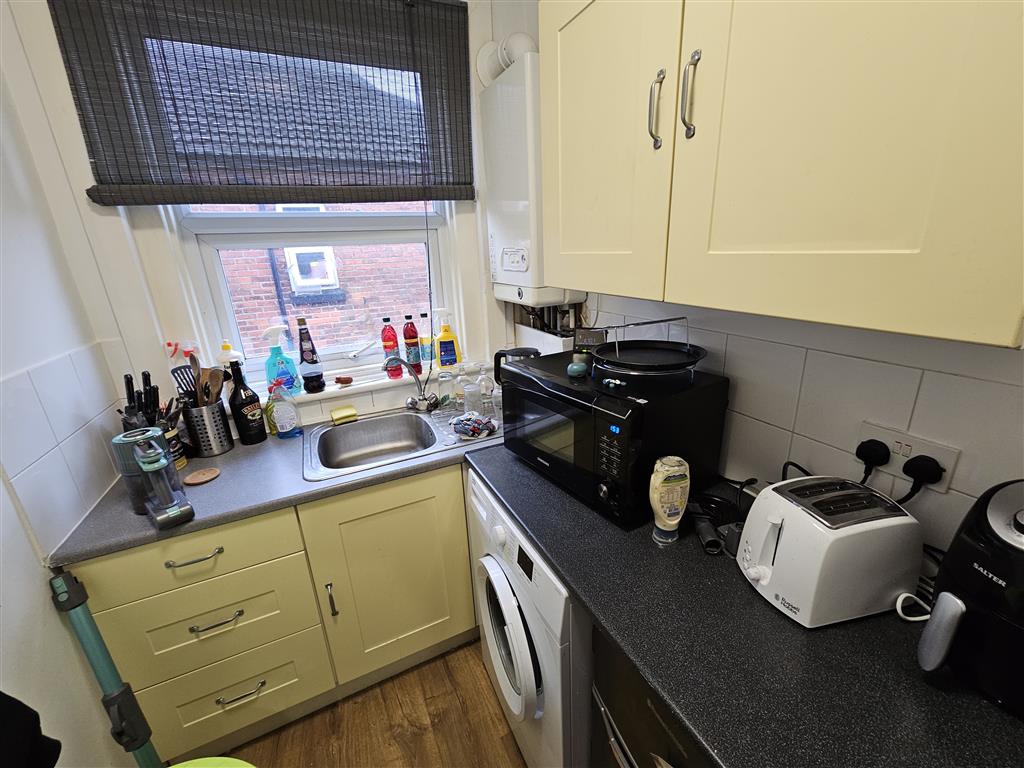 Flats 1-4, 68, Bitterne Road West, SOUTHAMPTON, Hampshire, SO18 1AP