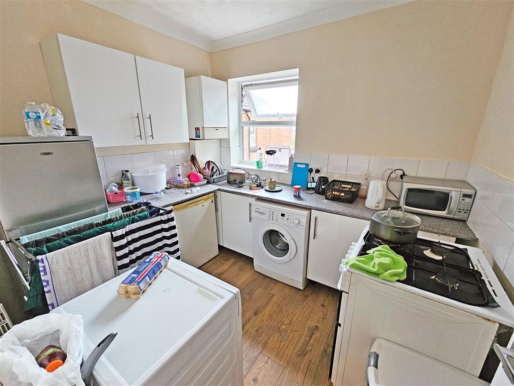 Flats 1-4, 68, Bitterne Road West, SOUTHAMPTON, Hampshire, SO18 1AP