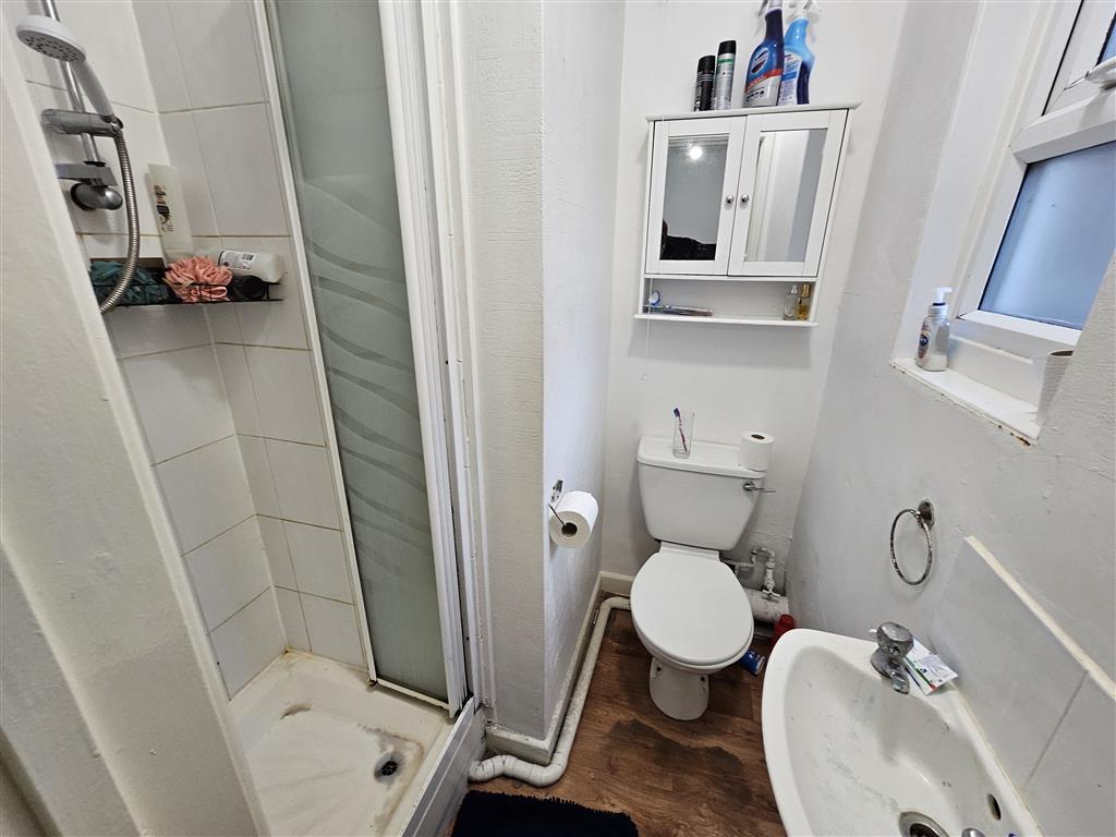 Flats 1-4, 68, Bitterne Road West, SOUTHAMPTON, Hampshire, SO18 1AP