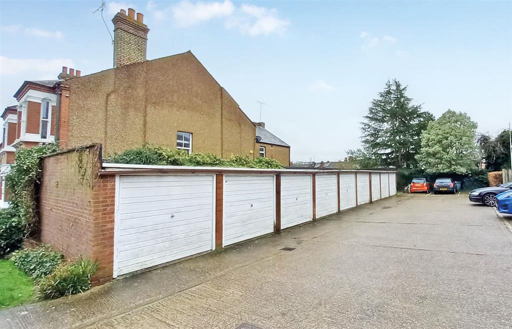 Flat 7, Hadrian Court, Hadley Road, BARNET, Hertfordshire, EN5 5HQ