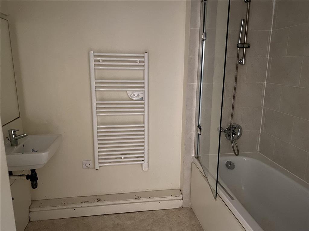 71 Paramount, Beckhampton Street, SWINDON, Wiltshire, SN1 2SE