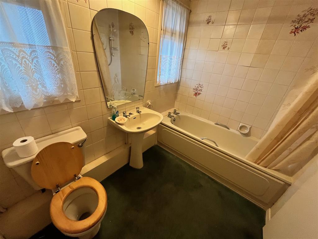 25, Swanton Grove, DEREHAM, Norfolk, NR19 2HN