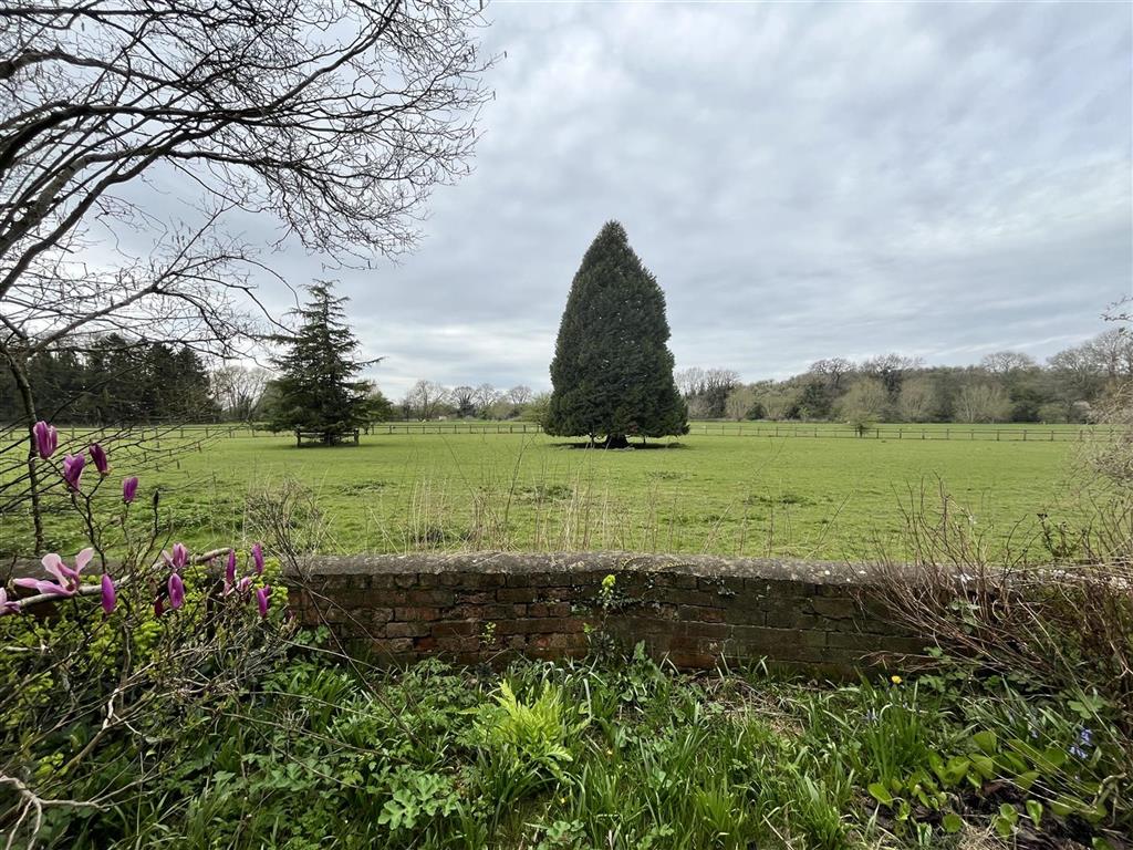 Moor Hall Farm , and the Land on the South East of Moor hall, ALCESTER, Warwickshire, B49 6DL