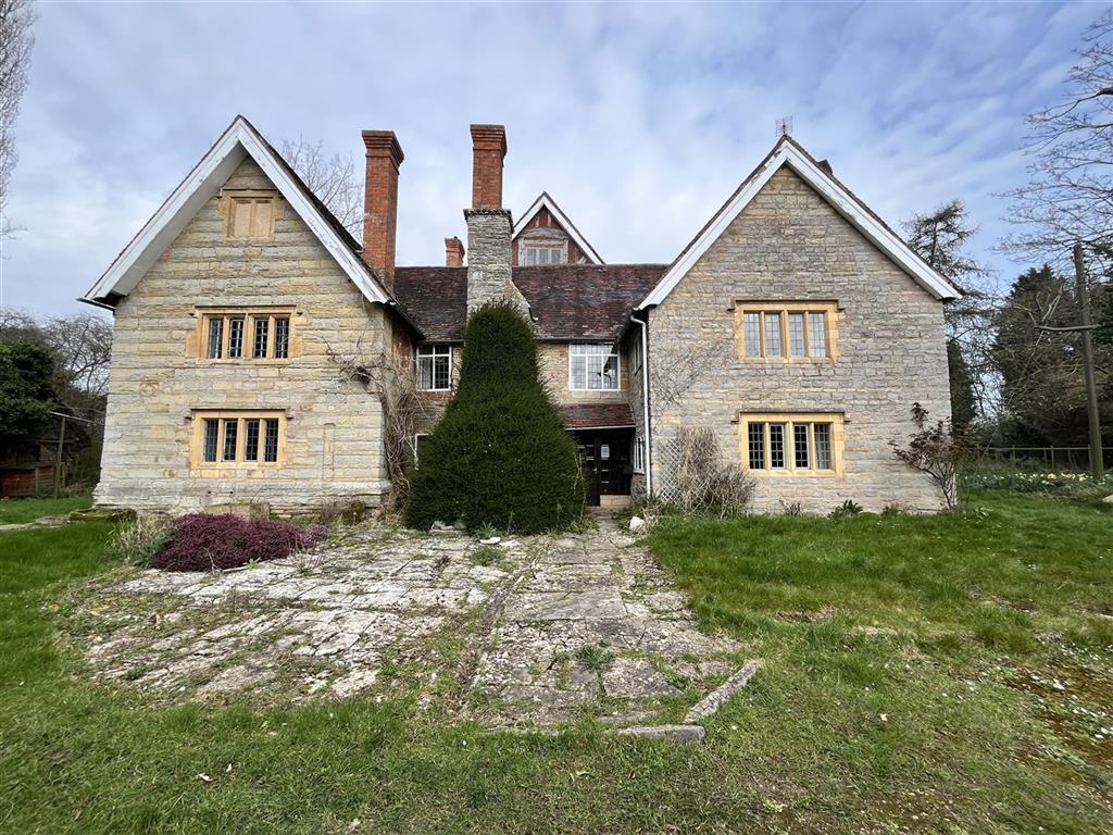 Moor Hall Farm , and the Land on the South East of Moor hall, ALCESTER, Warwickshire, B49 6DL