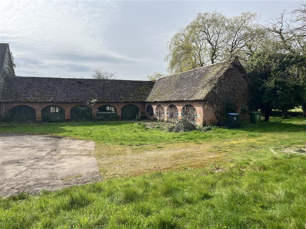 Moor Hall Farm , and the Land on the South East of Moor hall, ALCESTER, Warwickshire, B49 6DL