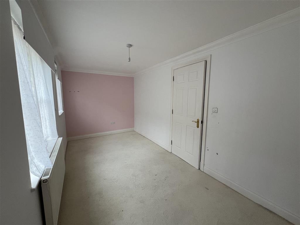 Flat 8, Granville Court, D'Este Road, RAMSGATE, Kent, CT11 8DD