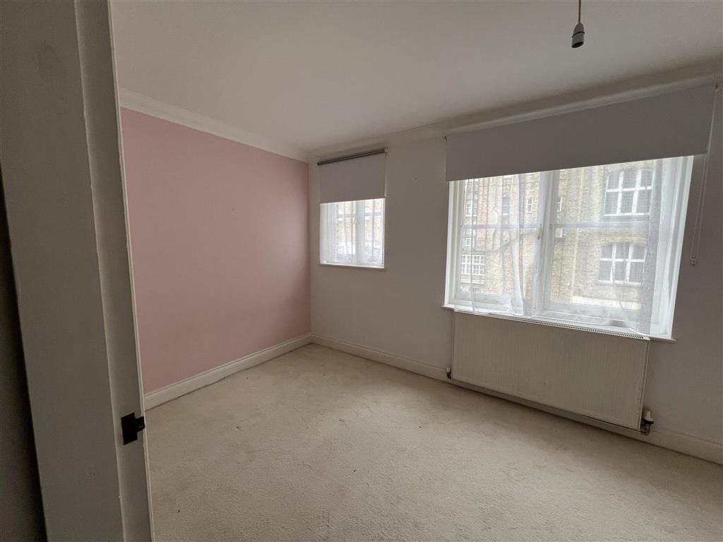 Flat 8, Granville Court, D'Este Road, RAMSGATE, Kent, CT11 8DD