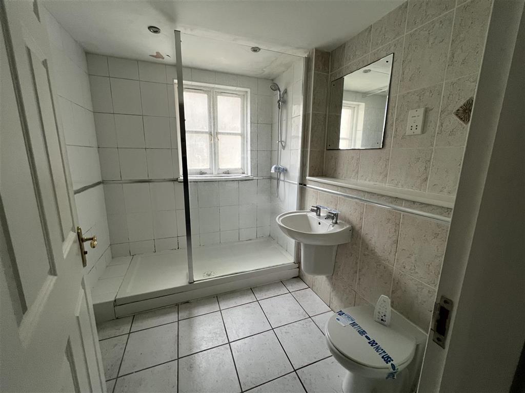 Flat 8, Granville Court, D'Este Road, RAMSGATE, Kent, CT11 8DD