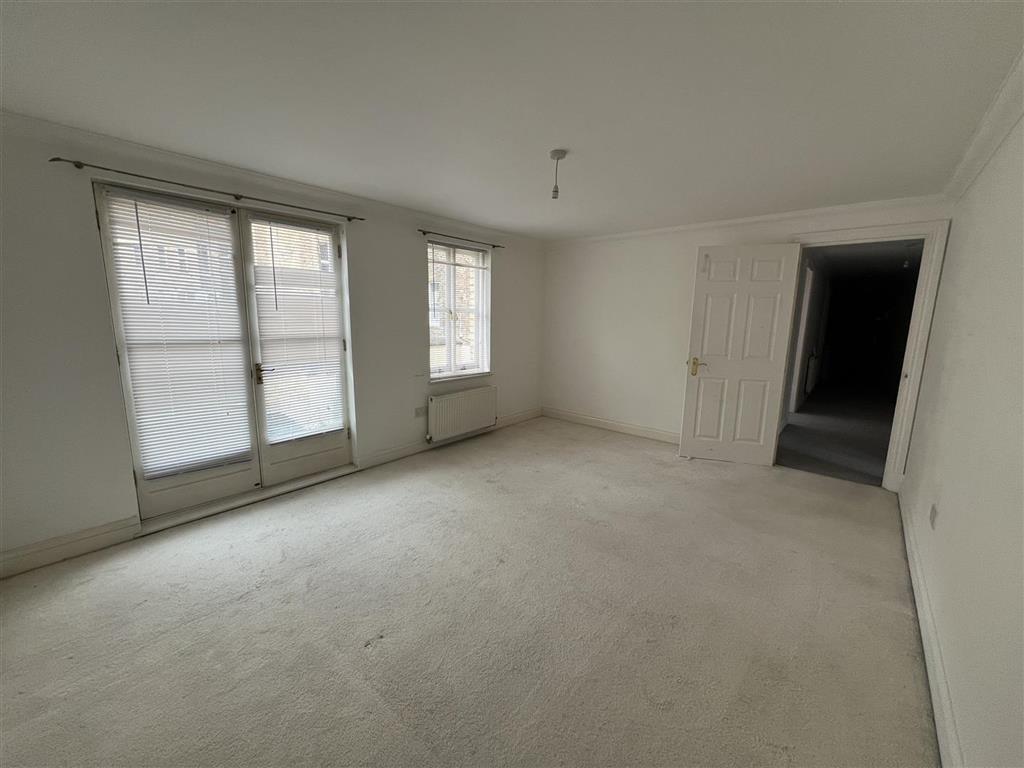 Flat 8, Granville Court, D'Este Road, RAMSGATE, Kent, CT11 8DD