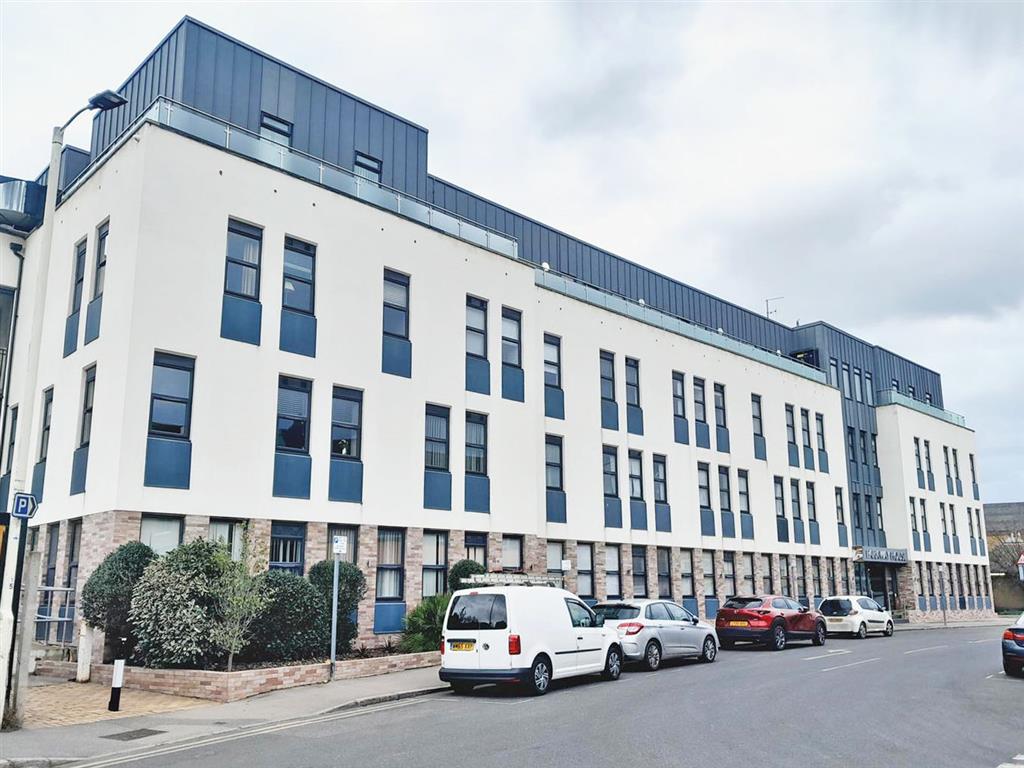 Flat 4, Parkway House, 49, Baddow Road, CHELMSFORD, Essex, CM2 0DD