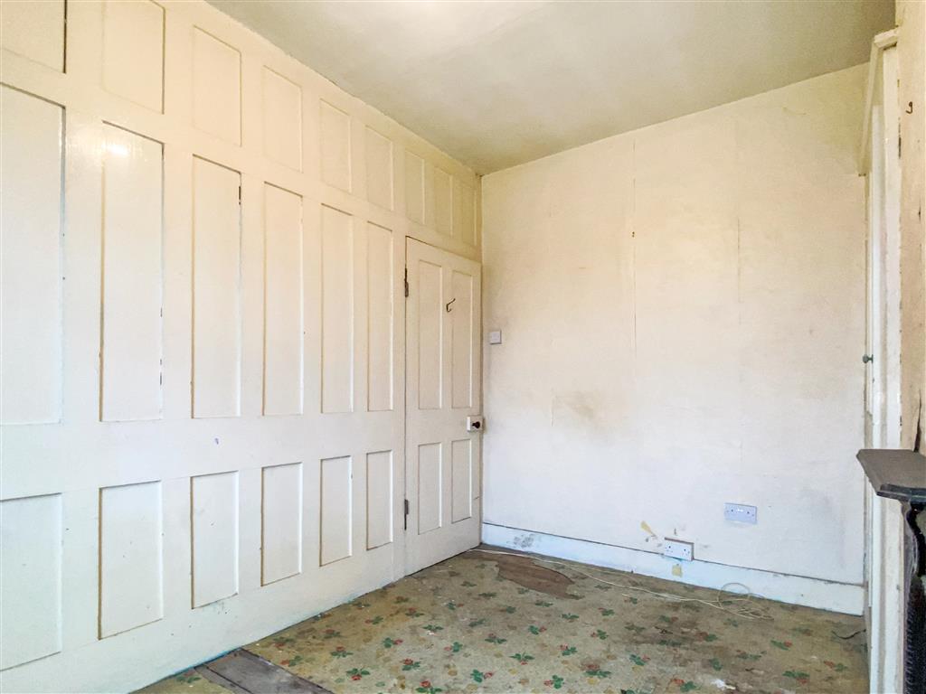 19 Blewitts Cottages, New Road, RAINHAM, Essex, RM13 8SL