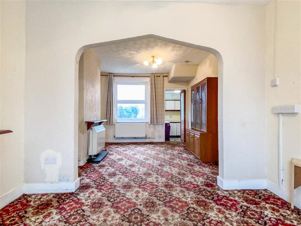 19 Blewitts Cottages, New Road, RAINHAM, Essex, RM13 8SL