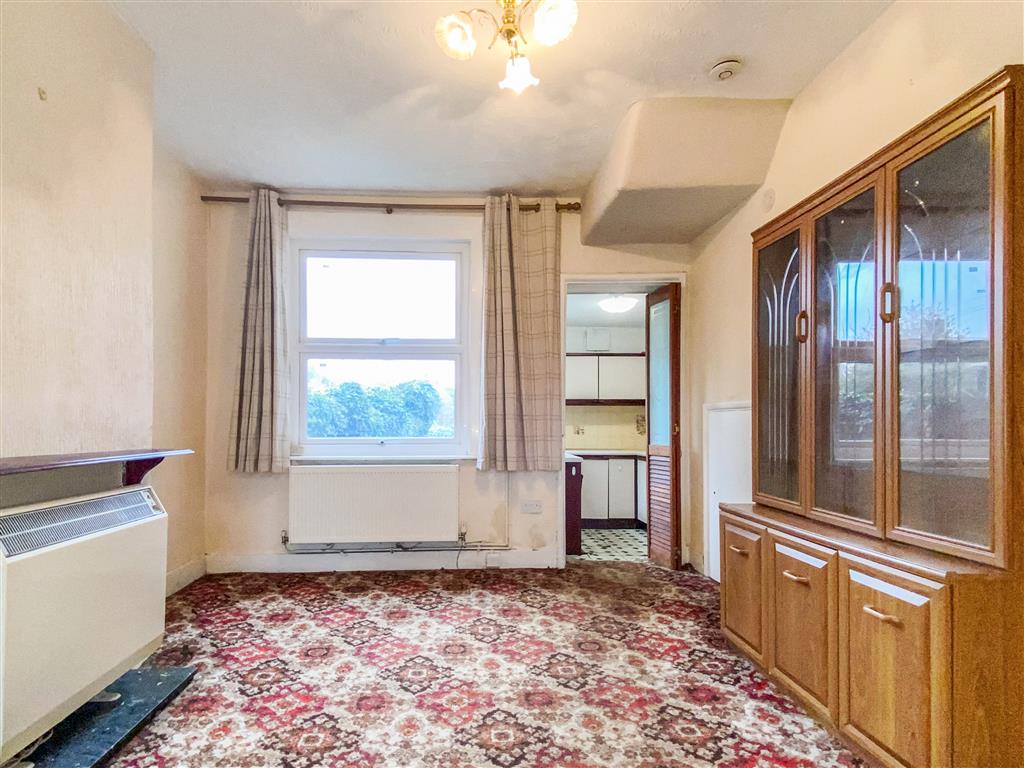 19 Blewitts Cottages, New Road, RAINHAM, Essex, RM13 8SL