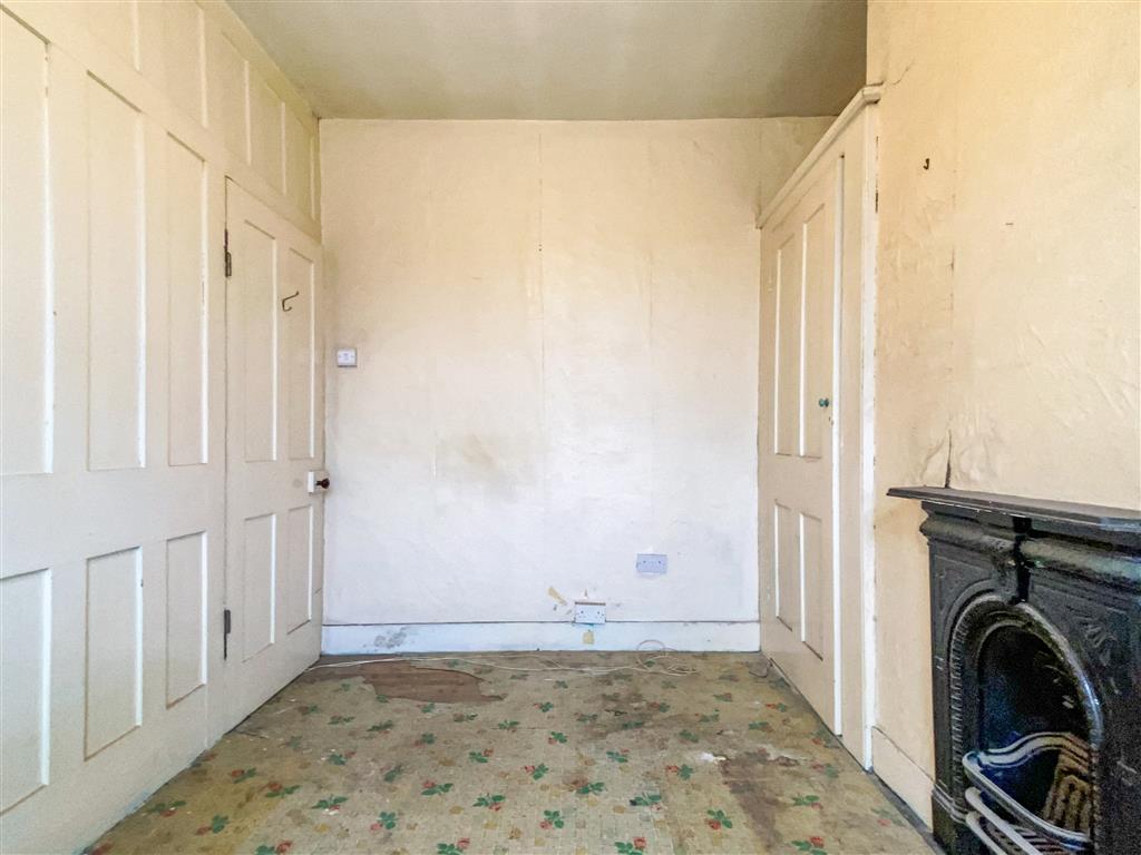19 Blewitts Cottages, New Road, RAINHAM, Essex, RM13 8SL