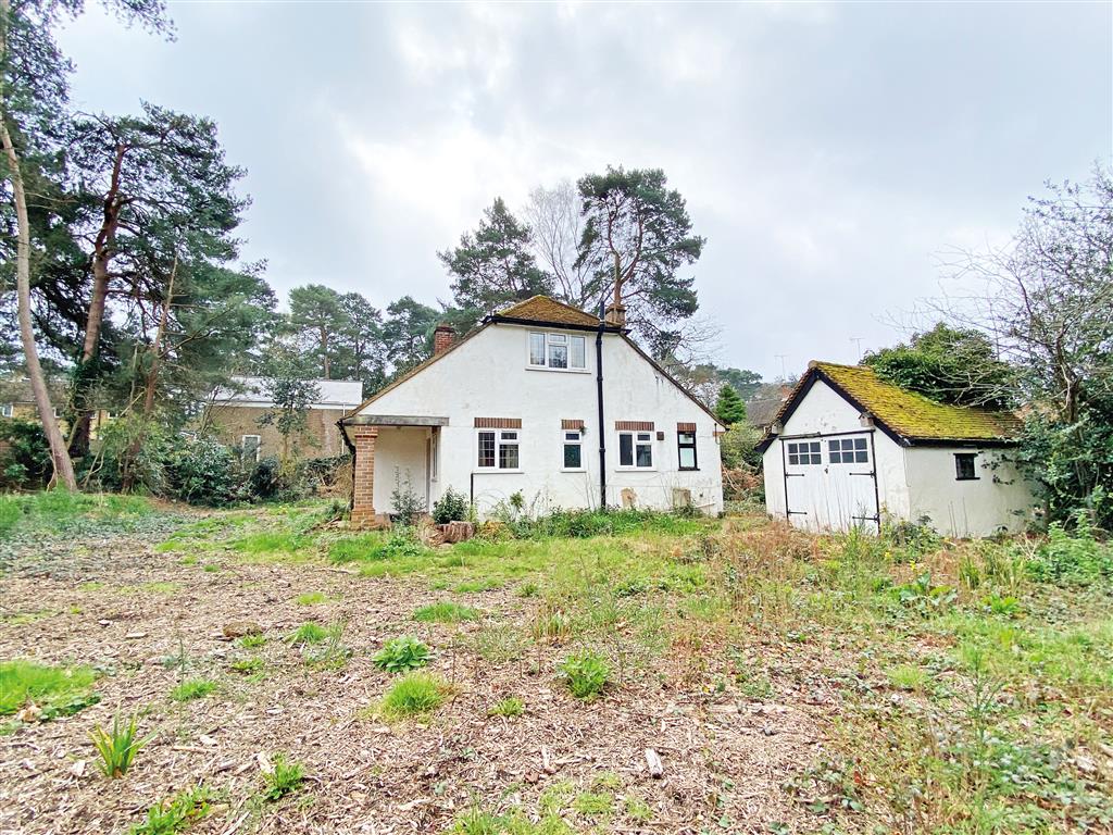 Well Furlong, Abbey Close, BRACKNELL, Berkshire, RG12 9NX