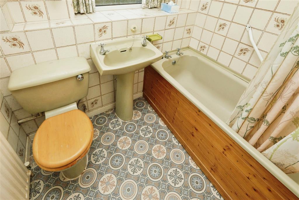 14, Holmesfield Drive, DERBY, Derbyshire, DE3 9JD