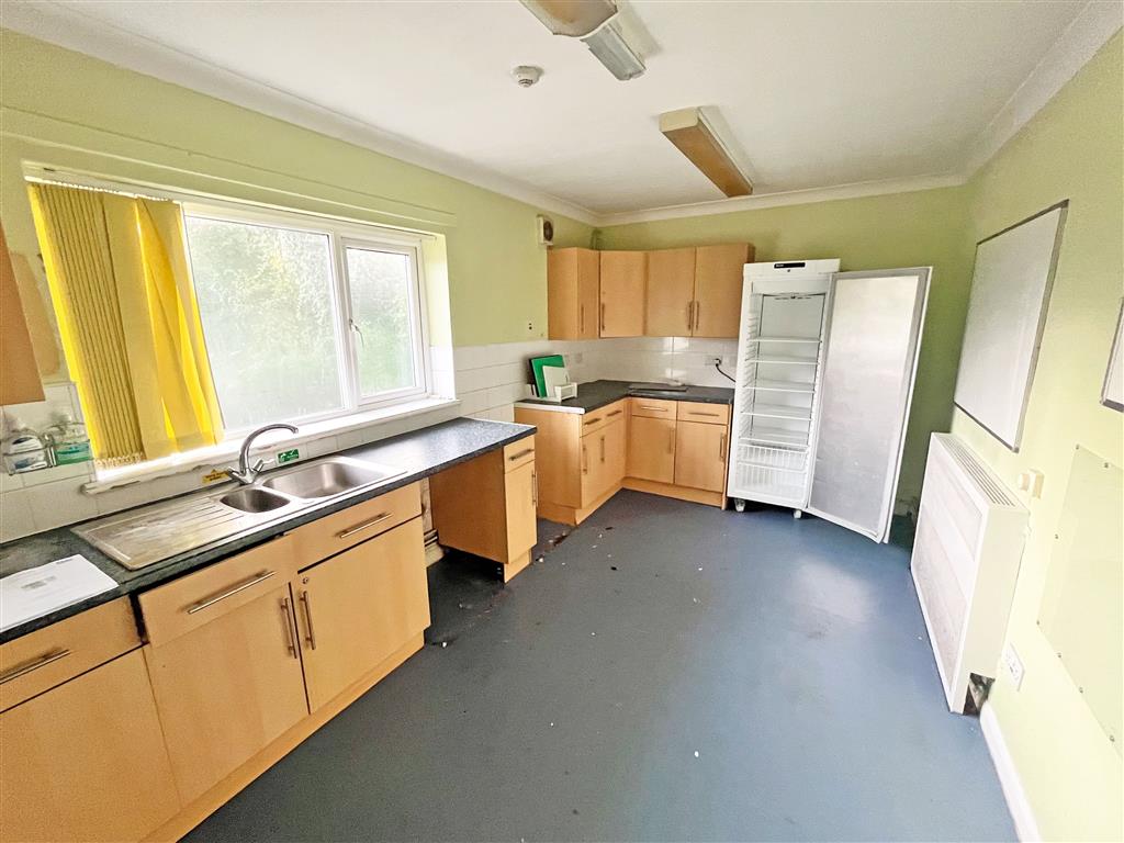 4, Bournehall Avenue, BUSHEY, Hertfordshire, WD23 3AY