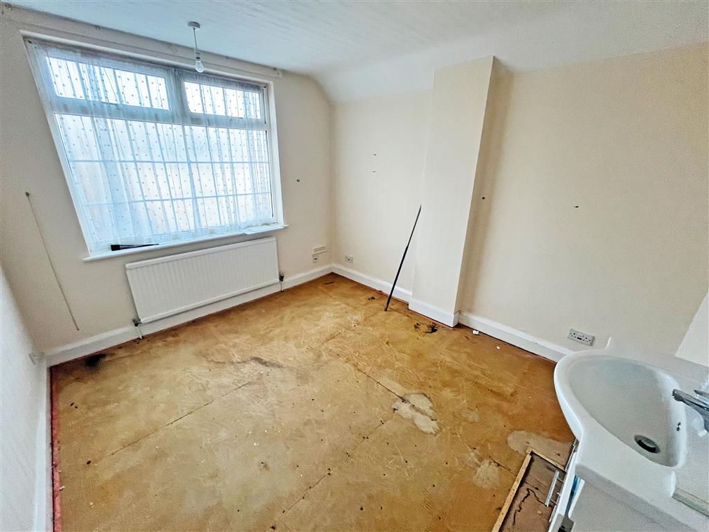 4, Bournehall Avenue, BUSHEY, Hertfordshire, WD23 3AY