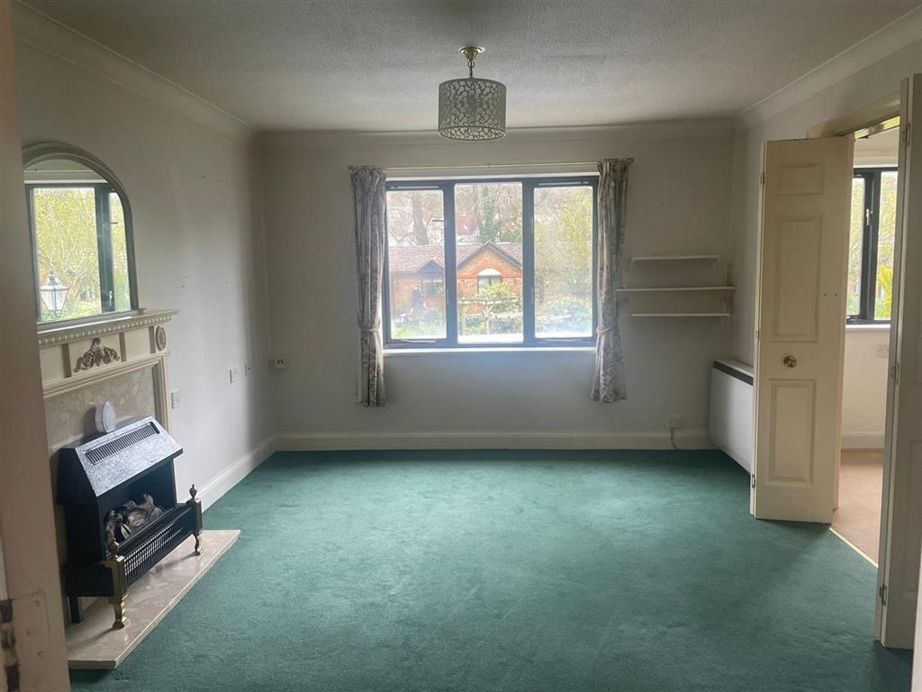 Flat 15, Brooklands Court, 25, Wray Park Road, REIGATE, Surrey, RH2 0EE