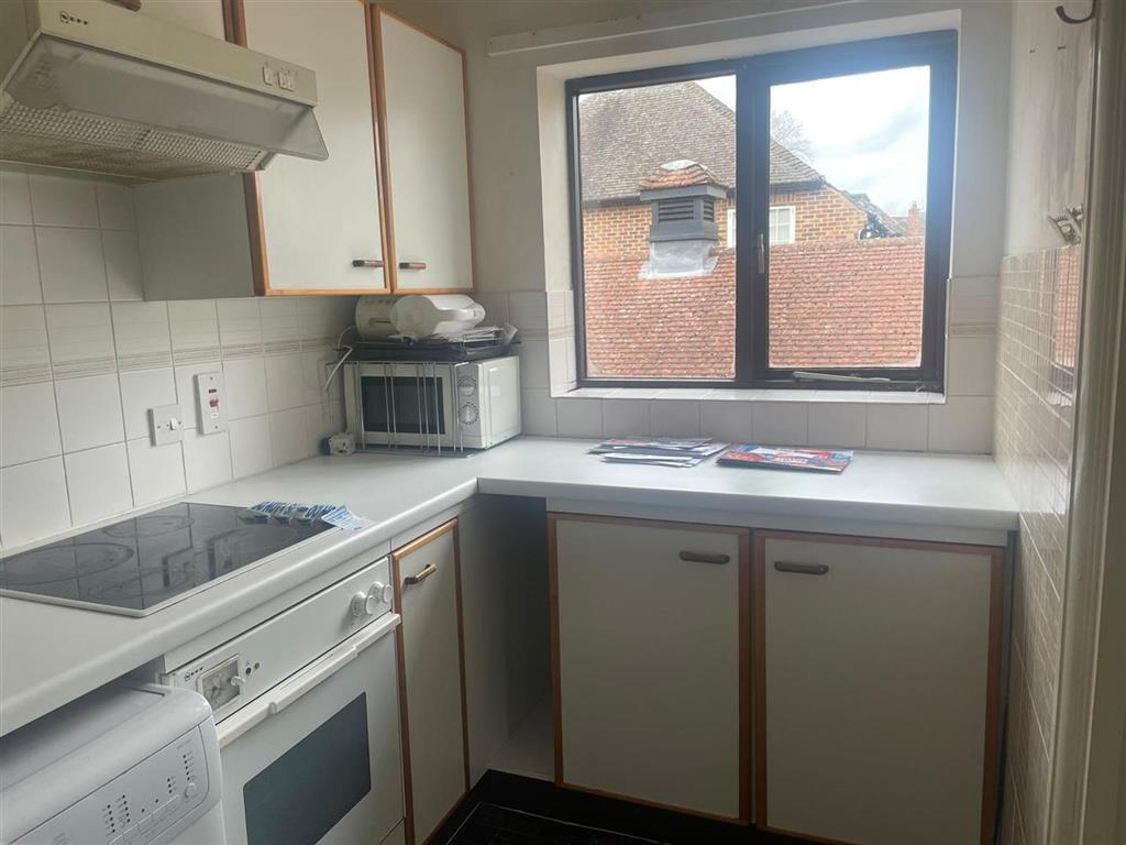 Flat 15, Brooklands Court, 25, Wray Park Road, REIGATE, Surrey, RH2 0EE