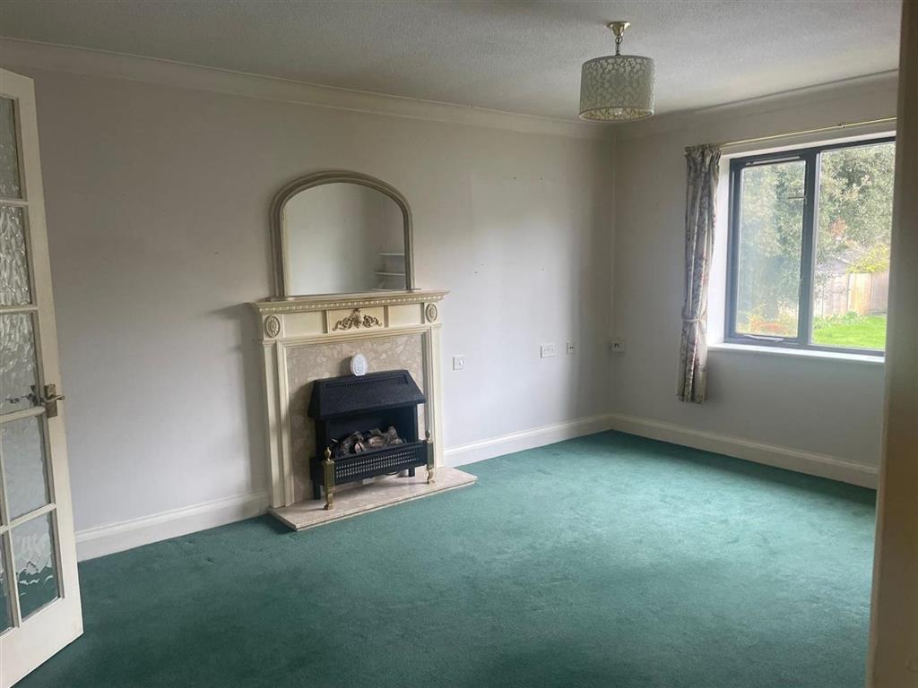 Flat 15, Brooklands Court, 25, Wray Park Road, REIGATE, Surrey, RH2 0EE