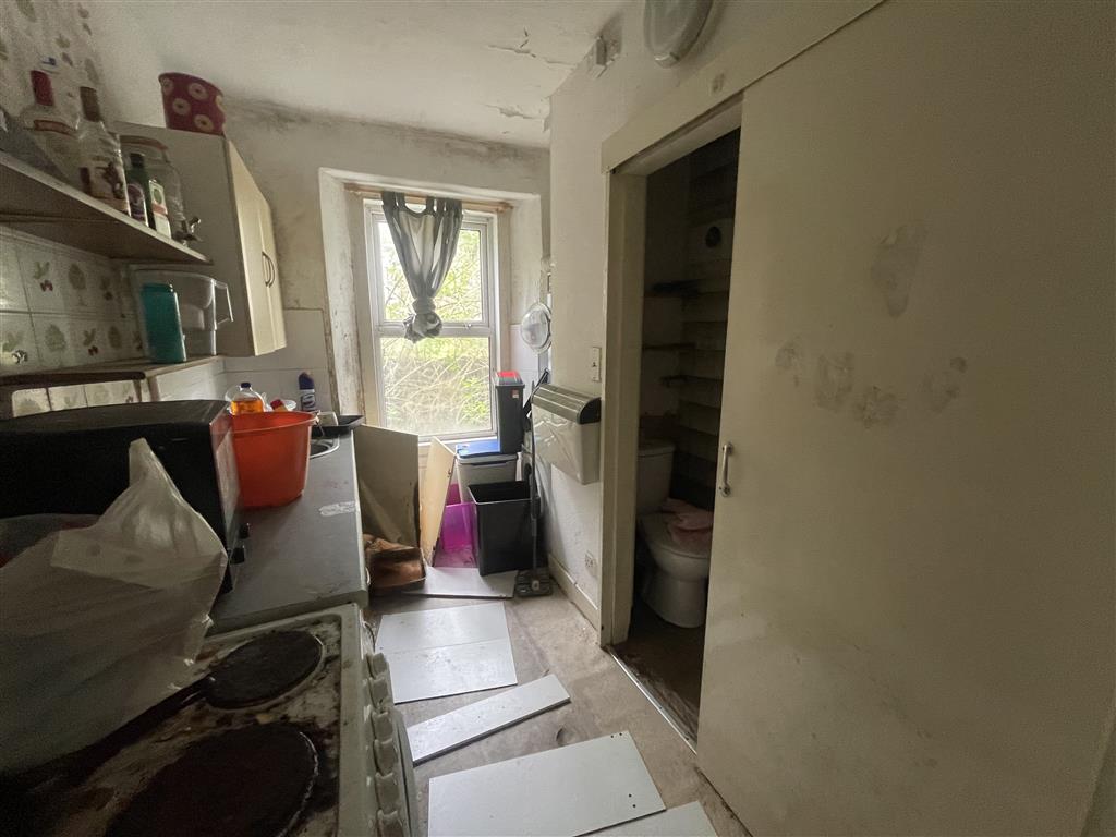 Flat 2, 10, Percy Terrace, PLYMOUTH, Devon, PL4 7HG