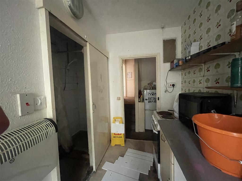 Flat 2, 10, Percy Terrace, PLYMOUTH, Devon, PL4 7HG