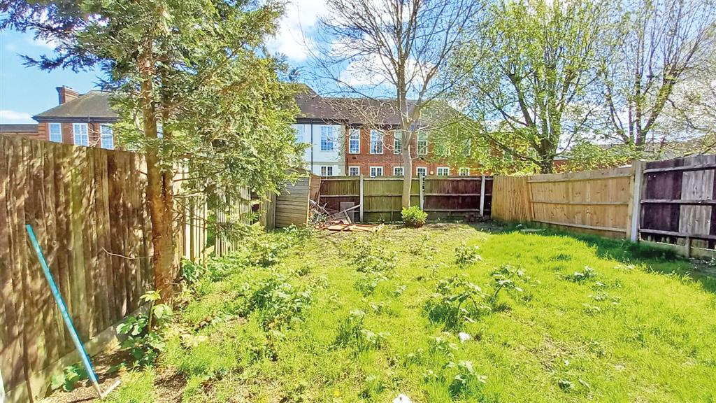 26, Pilgrim Close, MORDEN, Surrey, SM4 6QA